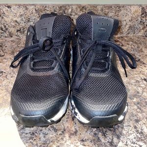 Adidas TERREX continental.